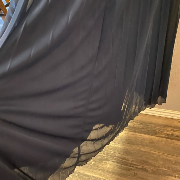 Dress - Picture 3 of 5